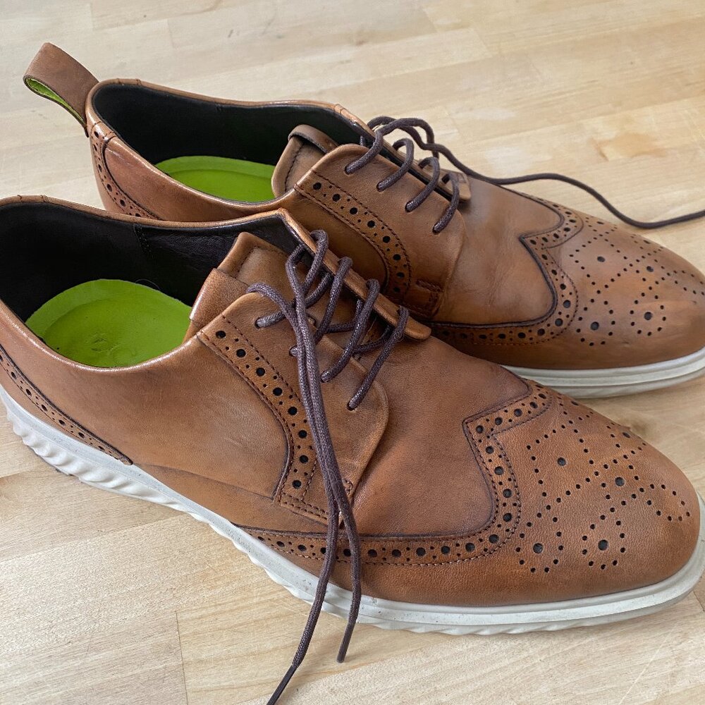 Men's Brown Leather Wingtip Oxford Lace-Up Shoes